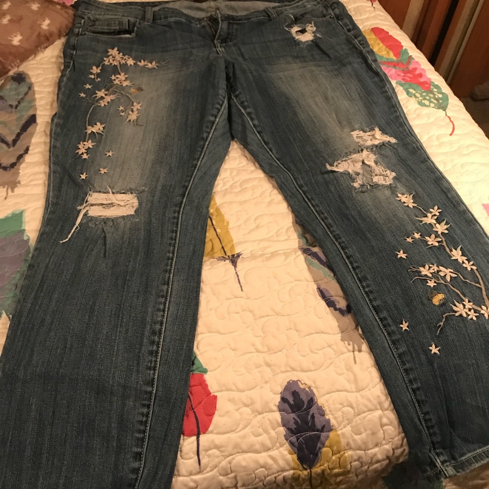 Torrid brand. Embroidery detail boyfriend jeans.
